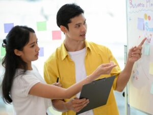 Il local marketing 2025 non è più solo una questione di passaparola o di volantini distribuiti in zona: oggi chi cerca un dentista, una palestra o un centro estetico lo fa prevalentemente online, spesso dal proprio smartphone, e si aspetta di trovare informazioni immediate, recensioni autentiche e la possibilità di prenotare in pochi tap.